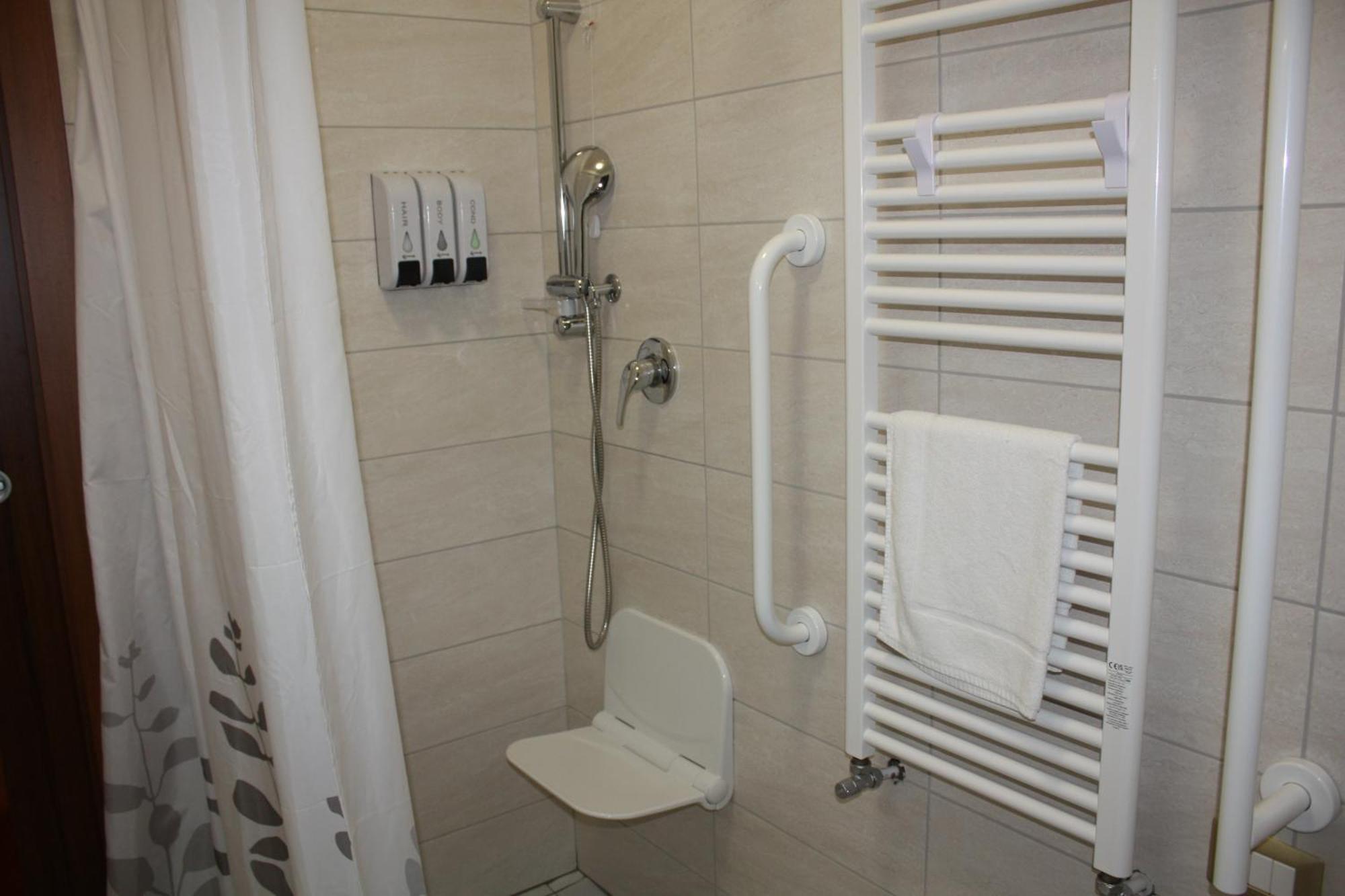 Sigis Hotel فيوميتشينو المظهر الخارجي الصورة
