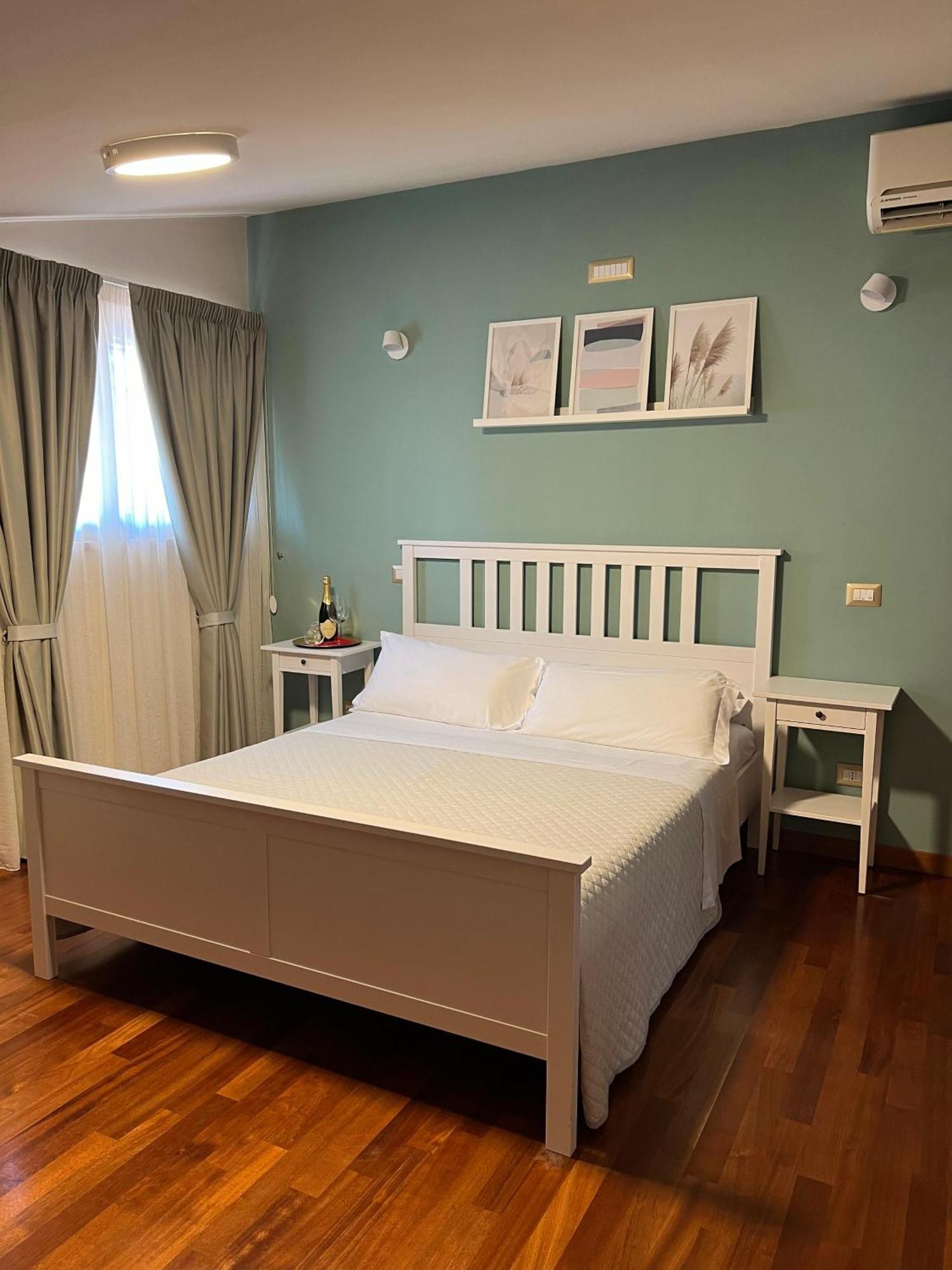 Sigis Hotel فيوميتشينو المظهر الخارجي الصورة